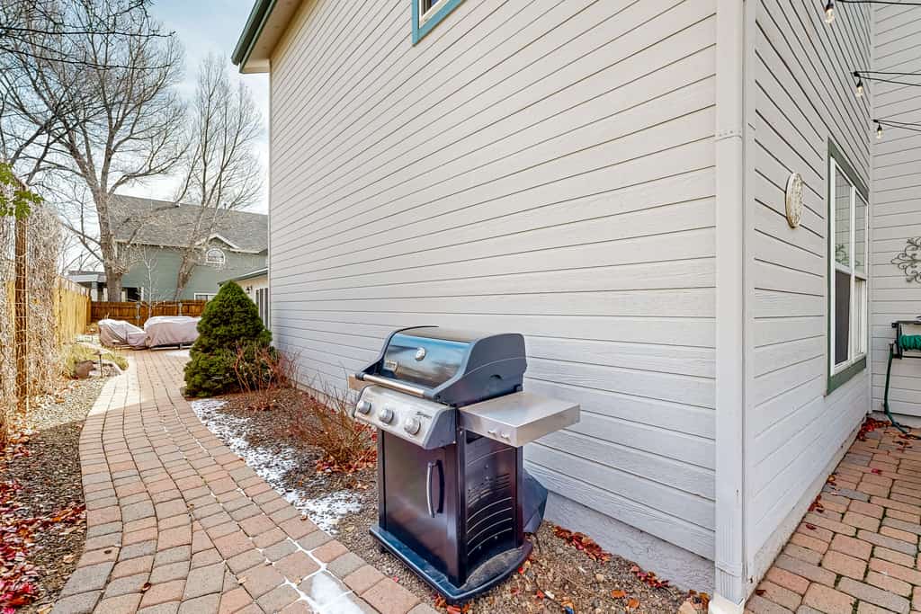 Dog-friendly downtown home & casita with patio, grill, streaming, gym equiptment