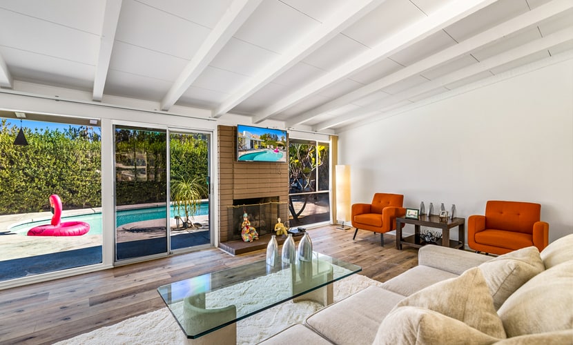 Renovated, modern home with private pool, firepit, washer/dryer & AC