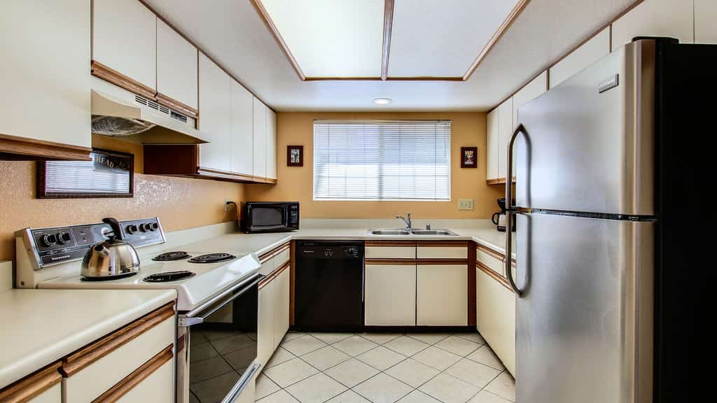 Classic condo with gated entrance, mountain views & grill - dog-friendly