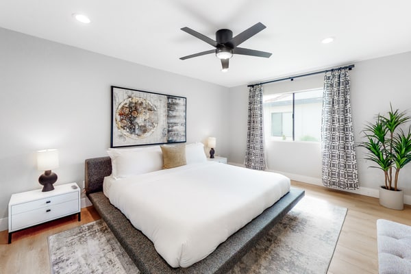 Golf Course Front Home with Shared Pool, Fast WiFi, Central AC, and Washer/Dryer