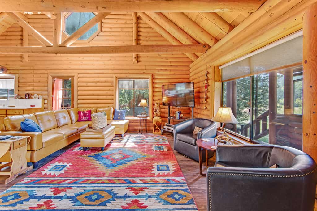 Dog-friendly cabin in the woods with WiFi, wood stove, and private washer/dryer