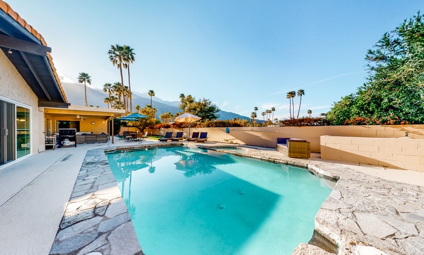 Entertain w/Amazing Mountain View, Private Pool/Spa, Putting Green - 2 Dogs OK