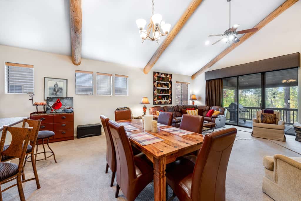 Hideaway in the pines with pool table, covered deck, fireplace, grill, & W/D