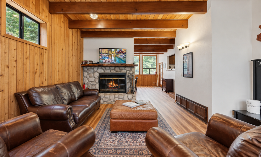Spacious dog-friendly cabin with creek & mountain views