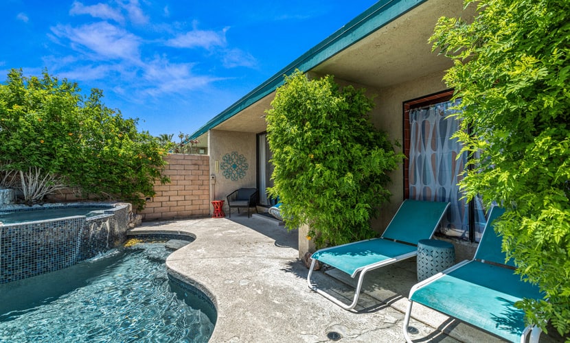 Newly Renovated Gorgeous Pet-friendly with private pool/spa