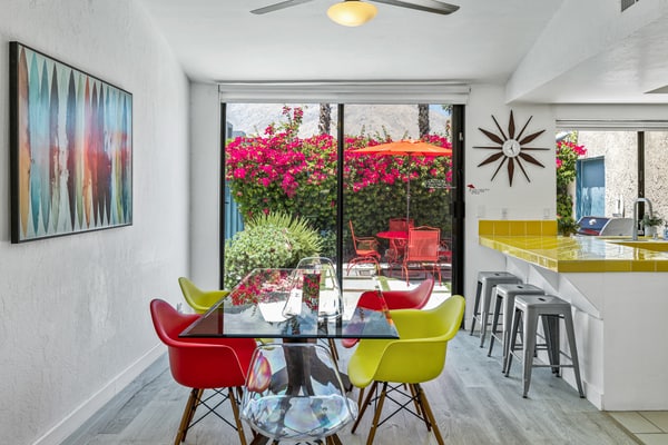Newly Renovated Gorgeous Pet-friendly with private pool/spa