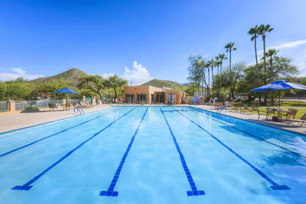 Stylish Townhouse and Suite w/Golf On-Site, and City & Mountain Views