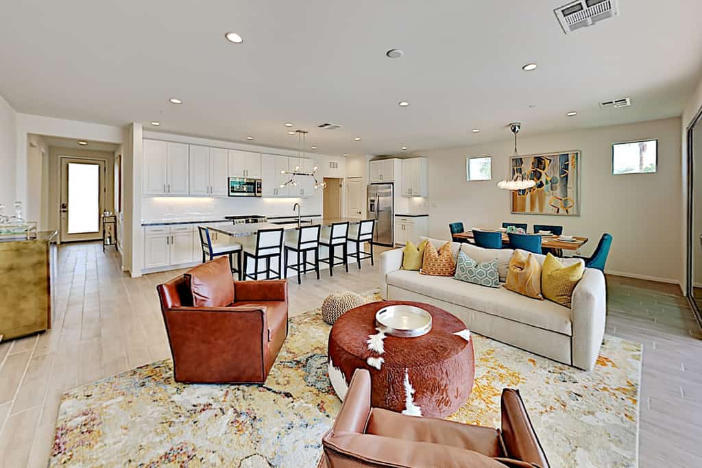 Luxurious private oasis with pool, spa, firepit lounge & on-site restaurant