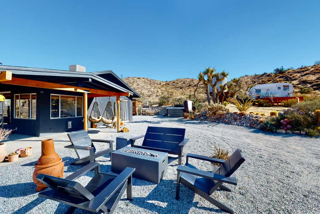 Desert Noir Retreat