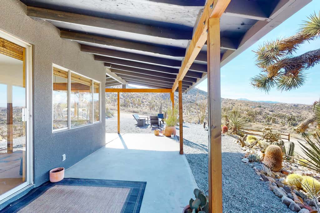 Desert Noir Retreat