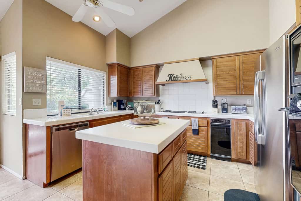 Spacious All-Suite Resort Condo at PGA West with Patio & Pool 2BR #065256