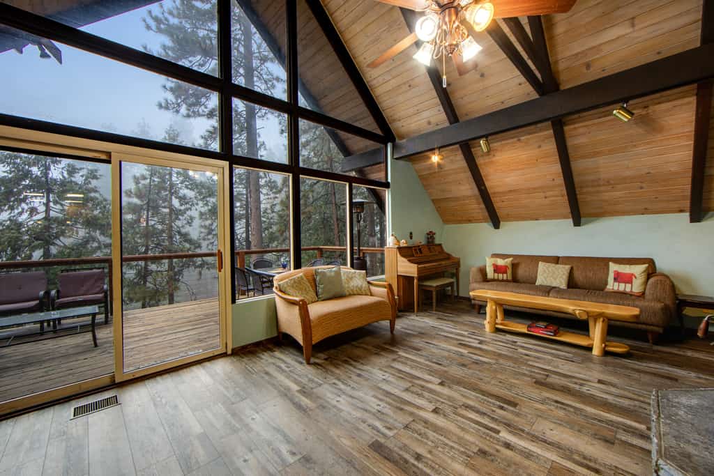 Beautiful, dog-friendly cabin with large decks, forest views, jetted tub, & more