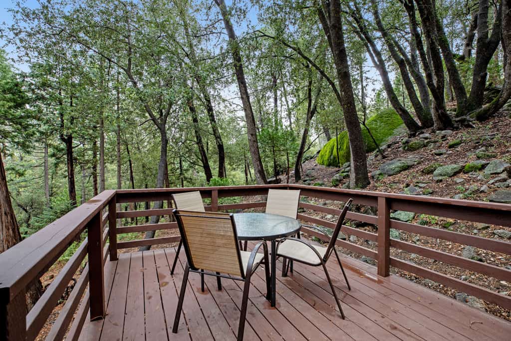 Secluded Dog-Friendly Cabin w/Wood Fireplace, Deck, Private W/D, Mtn Views