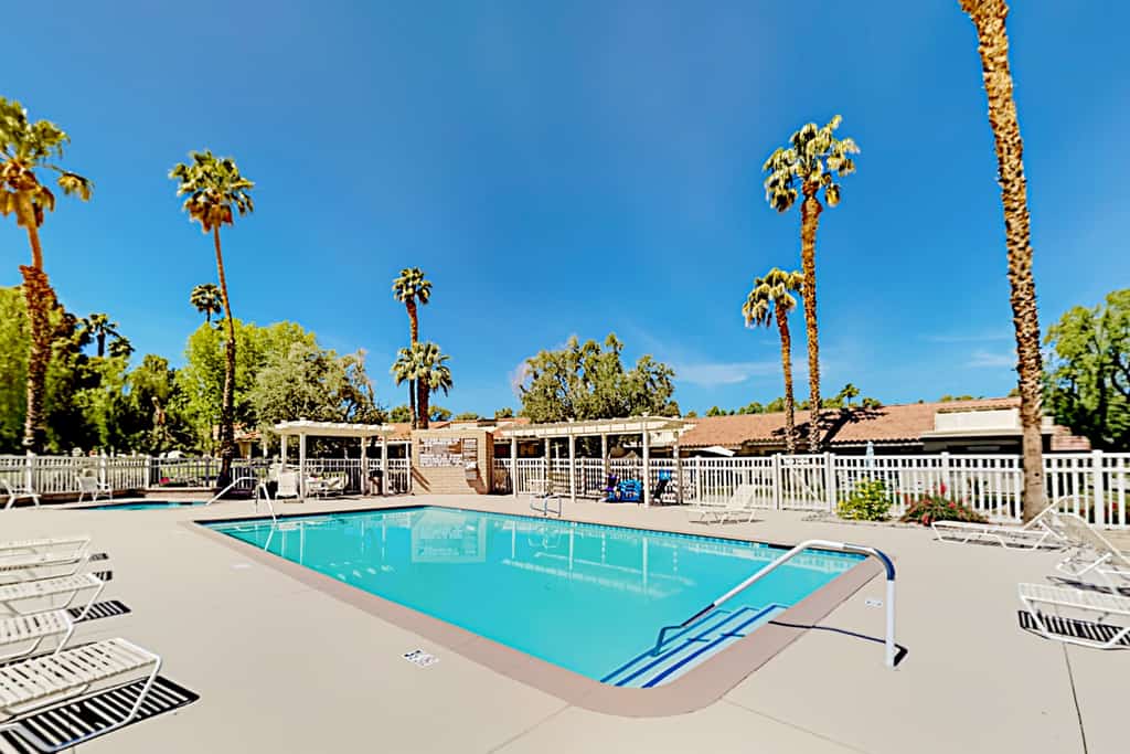 Palm Desert Resorter | New Furnishings | 20 Pools, Championship Golf