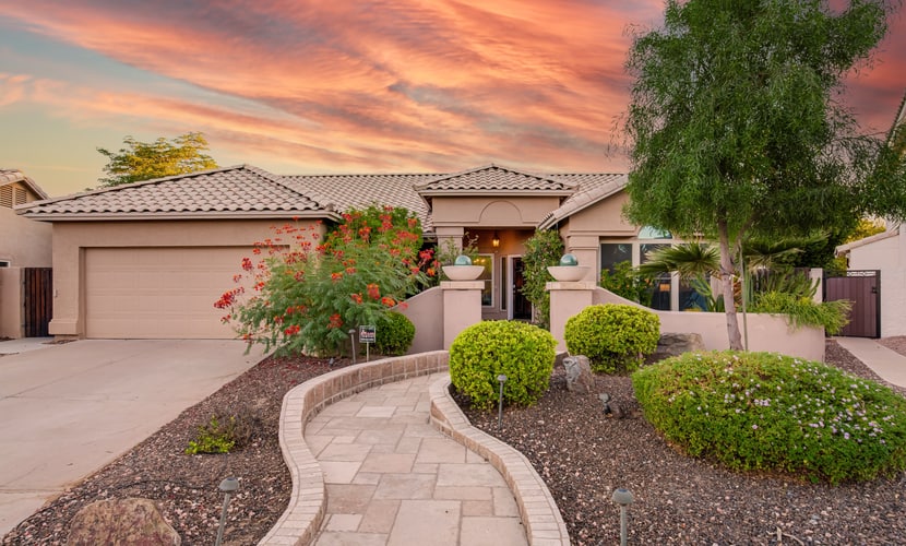 Fantastic home with private heated pool, grill, Ping-Pong & enclosed backyard