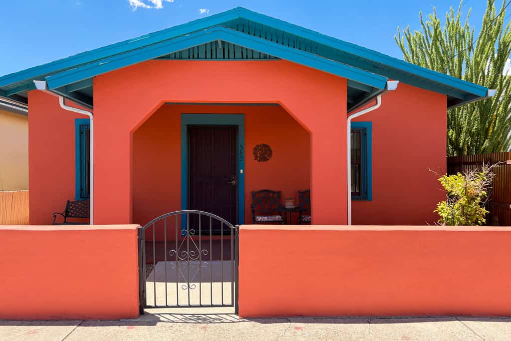 Southwestern home in a great downtown Tucson location w/ furnished patio & yard