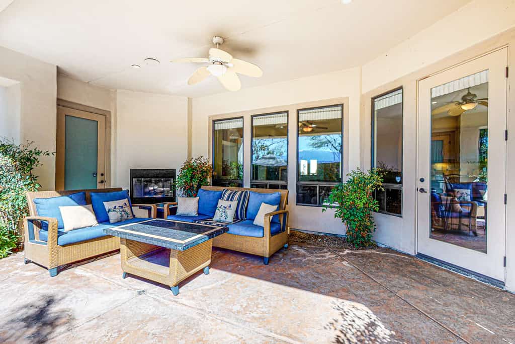 Relaxing home & casita with private pool, pool spa, grill & outdoor fireplaces
