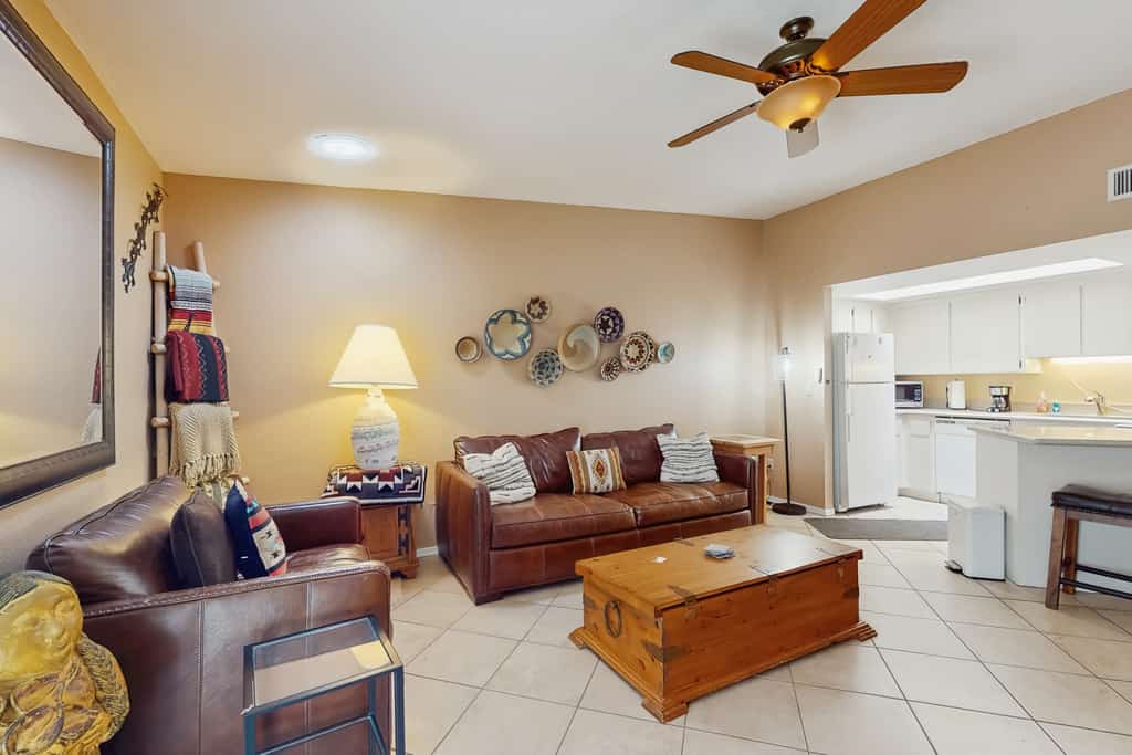 Dog-friendly Sedona town home, walking distance to shops & surrounded by beauty