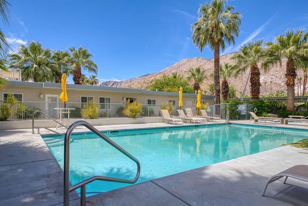 Updated modern condo w/ shared pool & mountain views - near downtown