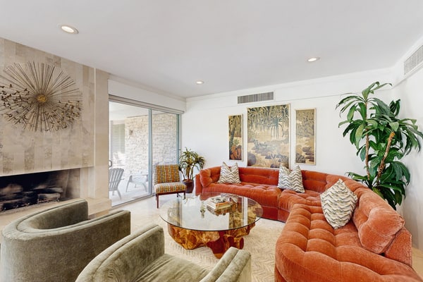 Exquisite retreat with pool, spa, fireplace, golf & mountain view, dog-friendly!