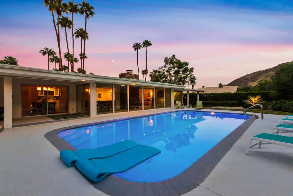 Mid-century Alexander home in Vista Las Palmas w/pool & mountain views