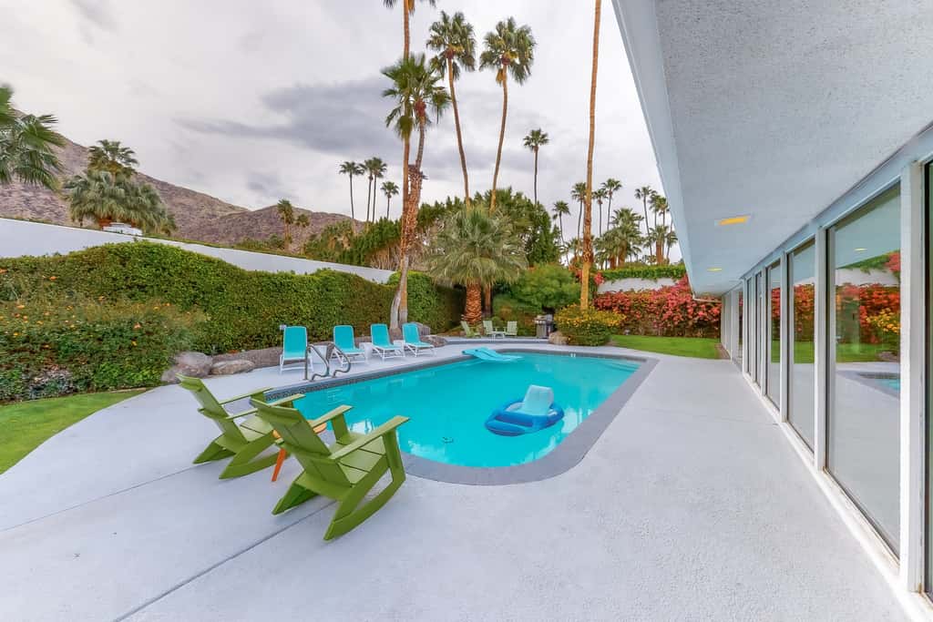 Palm Springs Style - 2875