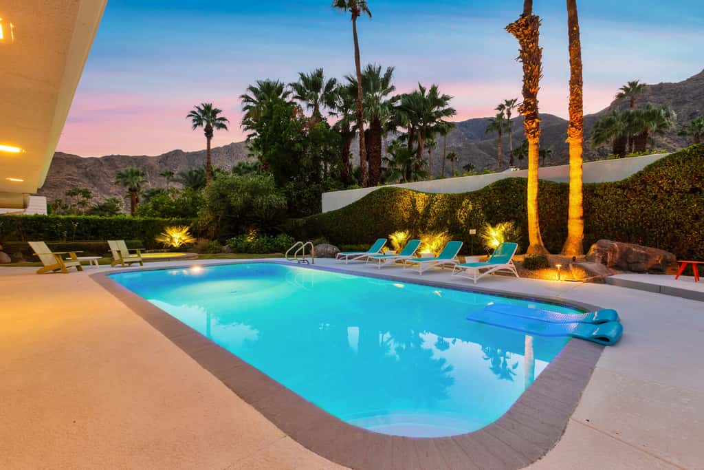 Palm Springs Style - 2875