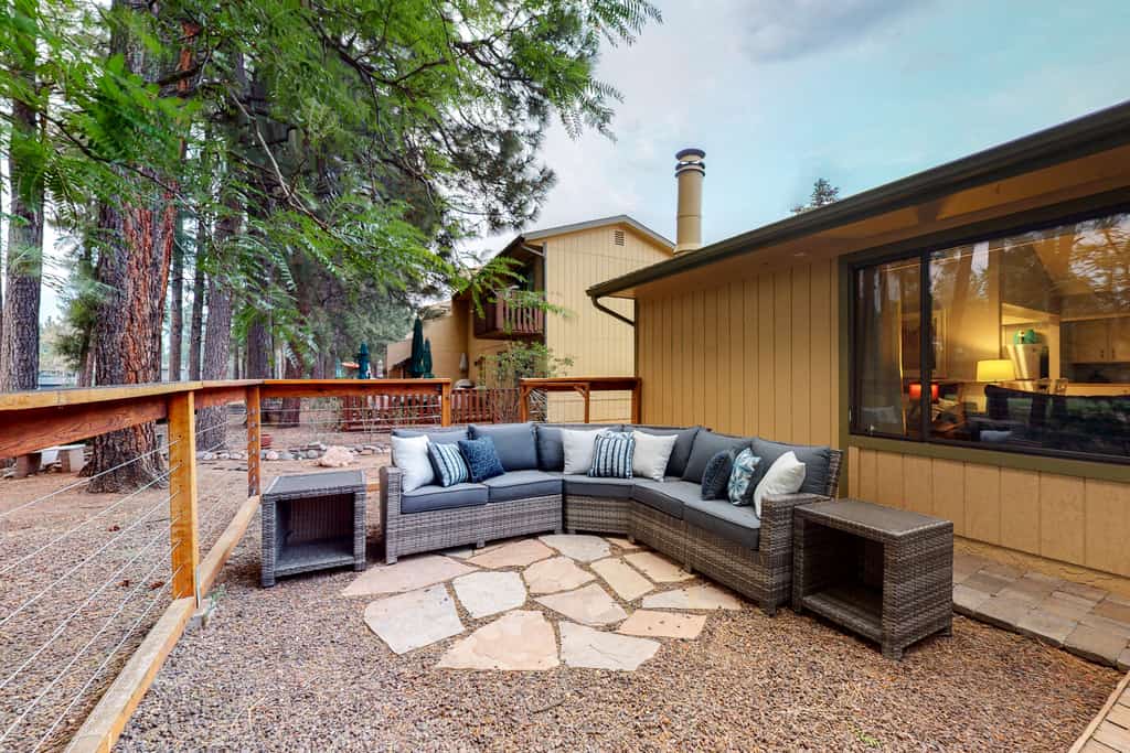 Golf Course Front Townhouse w/Deck, Patio, Gas Grill, Free WiFi, Wood Fireplace