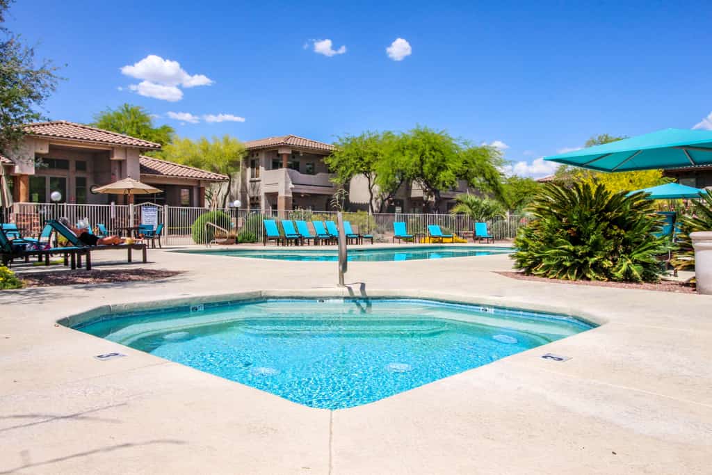 Lovely condo with patio, desert views, pool, hot tub & gym