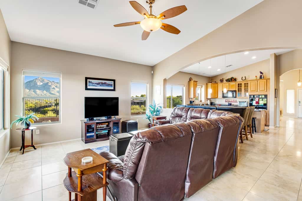 Desert oasis with mountain-views, private patio, grill, washer/dryer, & AC