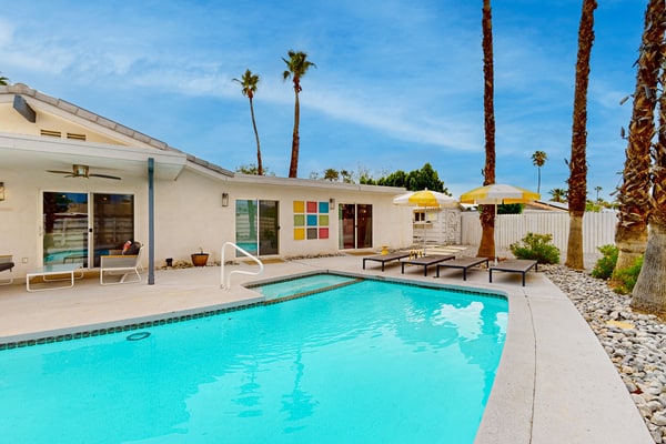 Mid-century modern hacienda with pool, outdoor kitchen, & fireplace - dogs ok