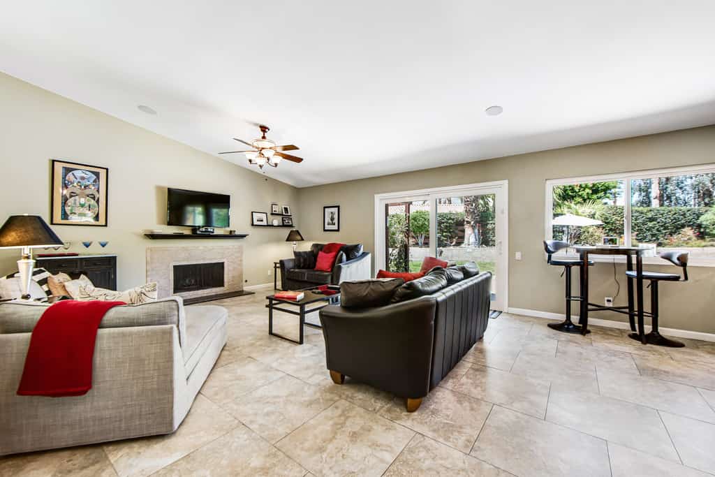 Tranquil dog-friendly retreat w/ private pool & spa, courtyard, & mountain views