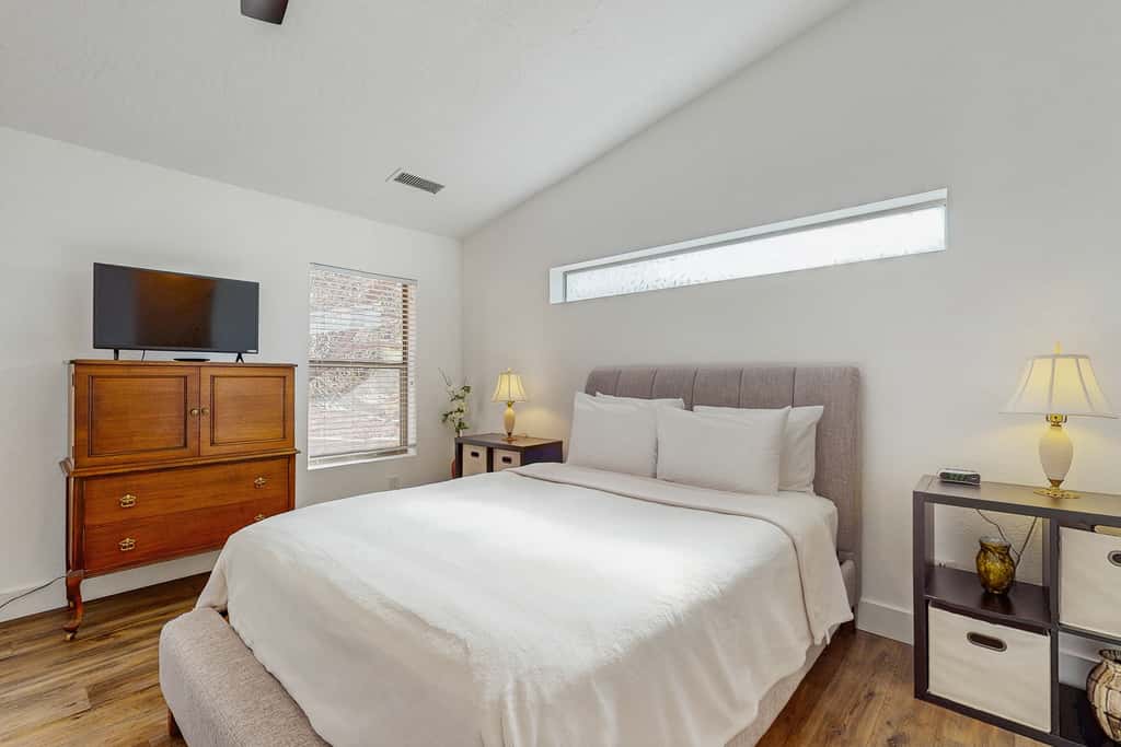 Bell Canyon Retreat