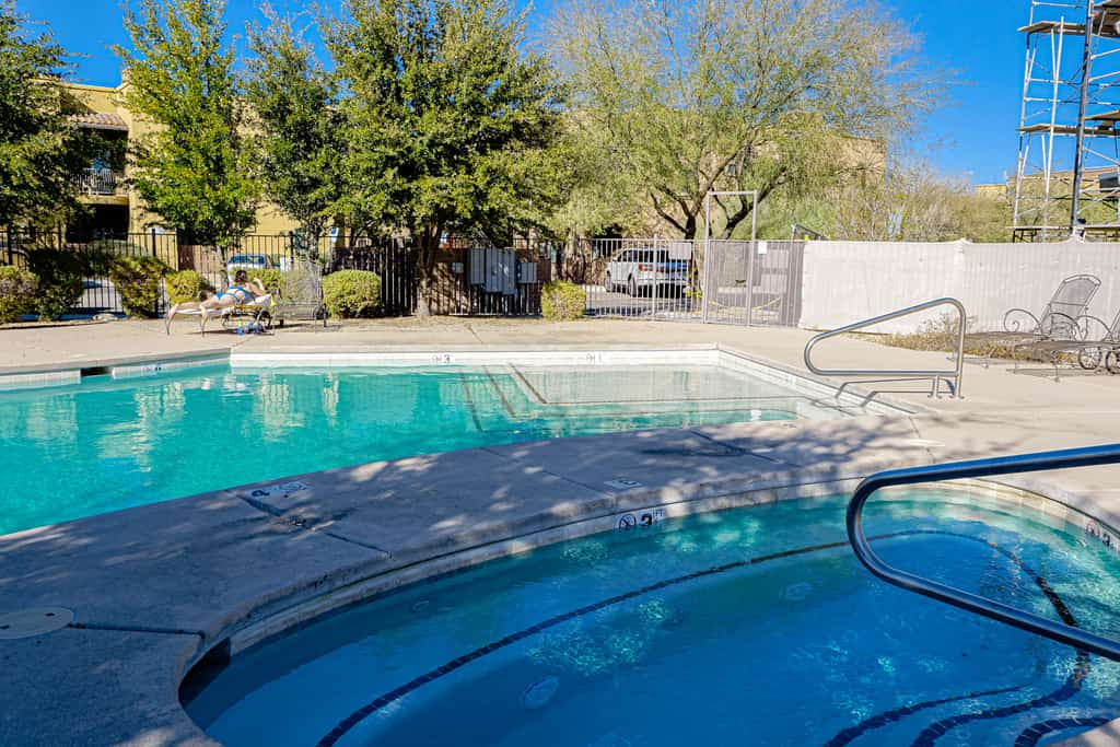 Beautiful dog-friendly condo with pool, central AC, & washer/dryer