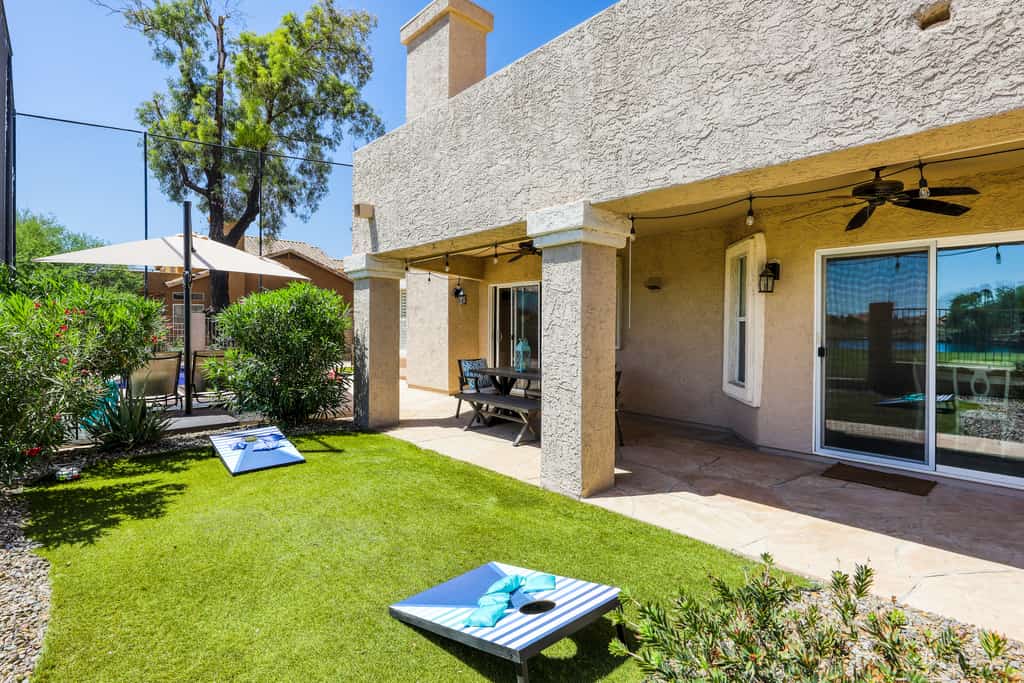 Delightful golf escape with pool, lawn games, pool table, fast WiFi & central AC