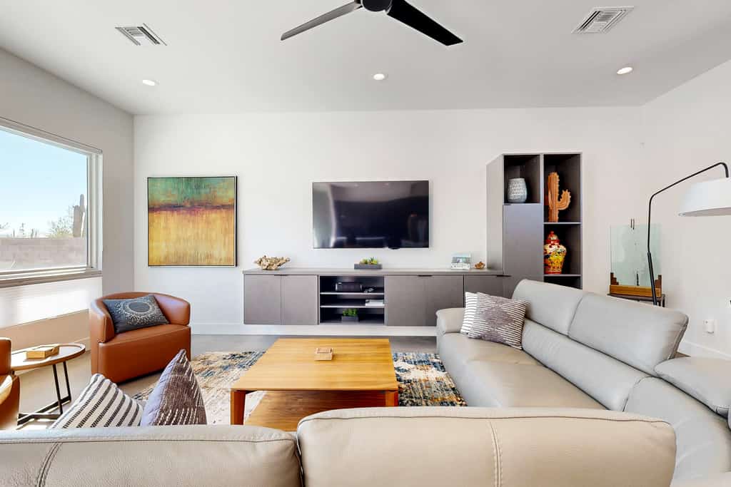 3-suite home on 2.5 acres, complete with a private pool & large furnished patio