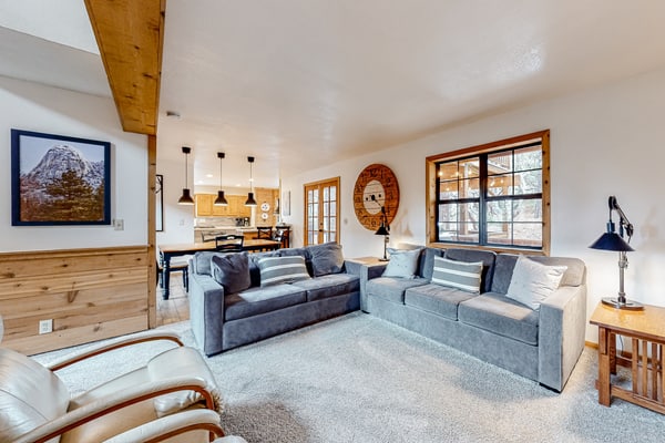 Charming dog-friendly home with covered deck, W/D, & mountain view