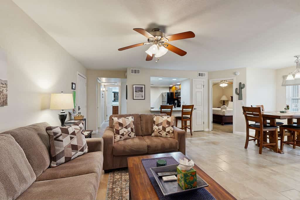 Stylish & Spacious Condo with Pool, Spa & Gym | Minutes to Golf