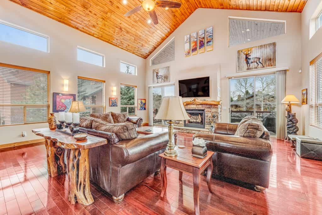 Spacious lakefront home with deck  & W/D