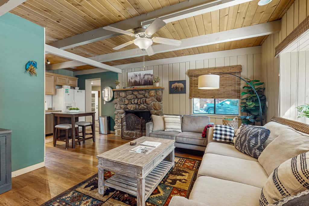 Acorn Lodge