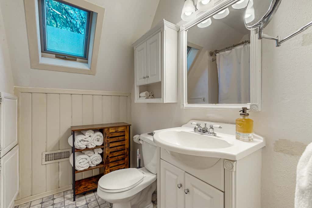 Acorn Lodge