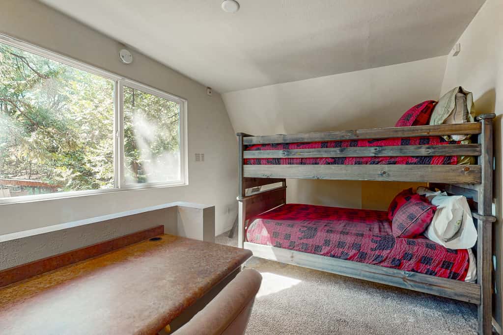 Acorn Lodge