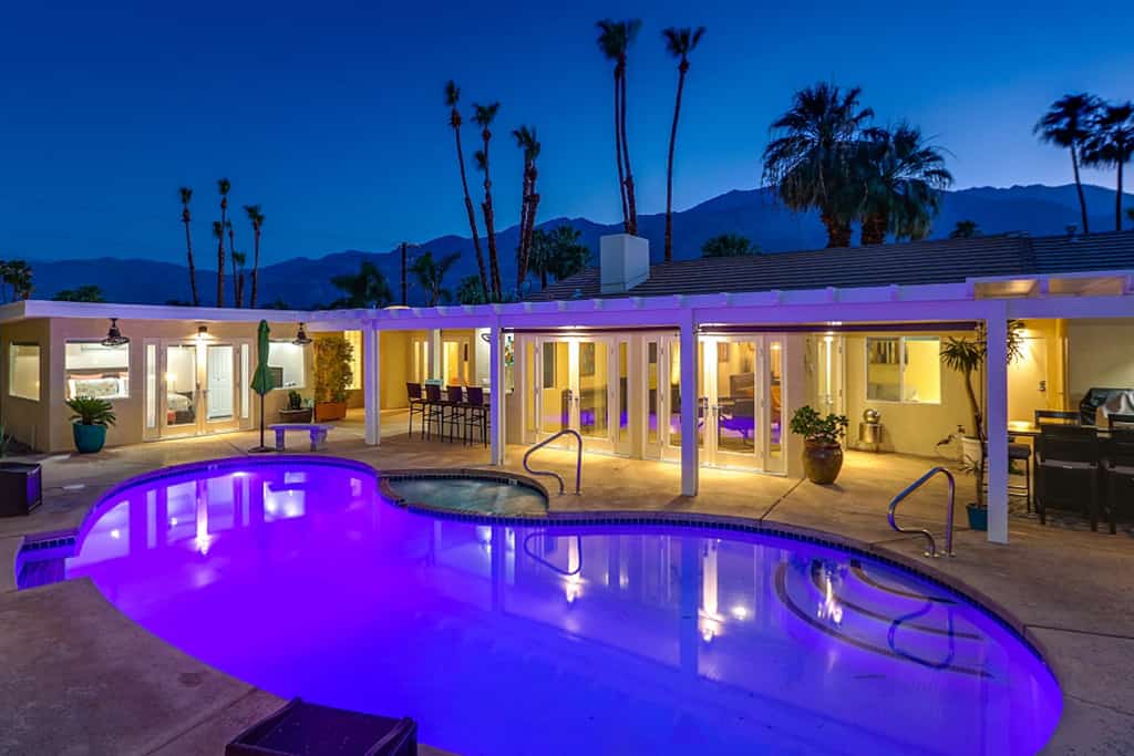 Relax at this remodeled home & casita w/ private pool & spa - 2 dogs OK