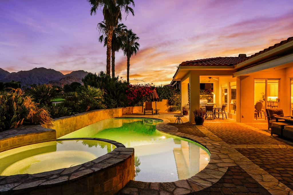 PGA west home with pool, gas grill spa and washer/dryer