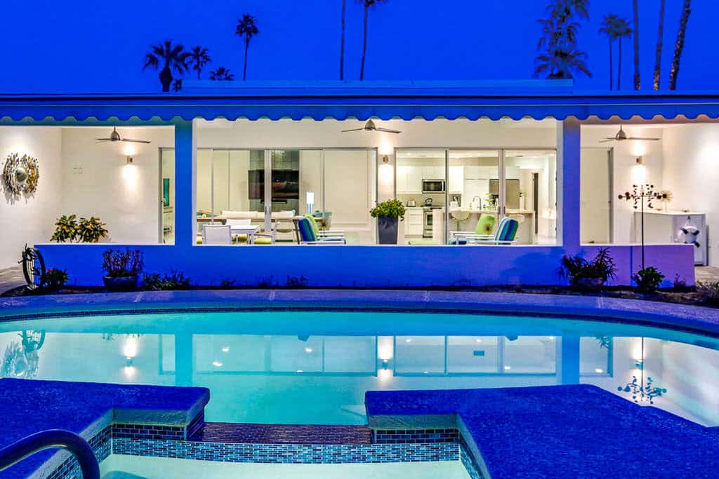 Bright mid-century modern home w/ private pool and spa, gas grill, dogs welcome