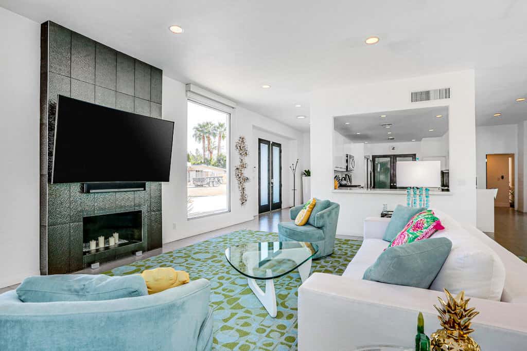 Palm Springs Timeless Beauty - 4240