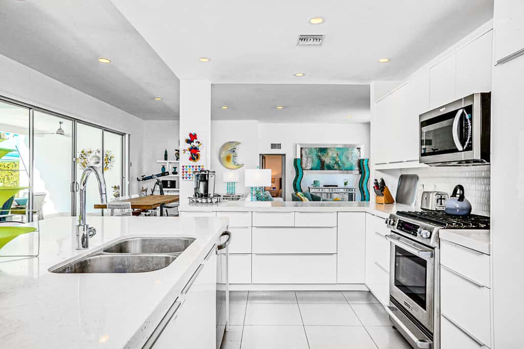 Palm Springs Timeless Beauty - 4240