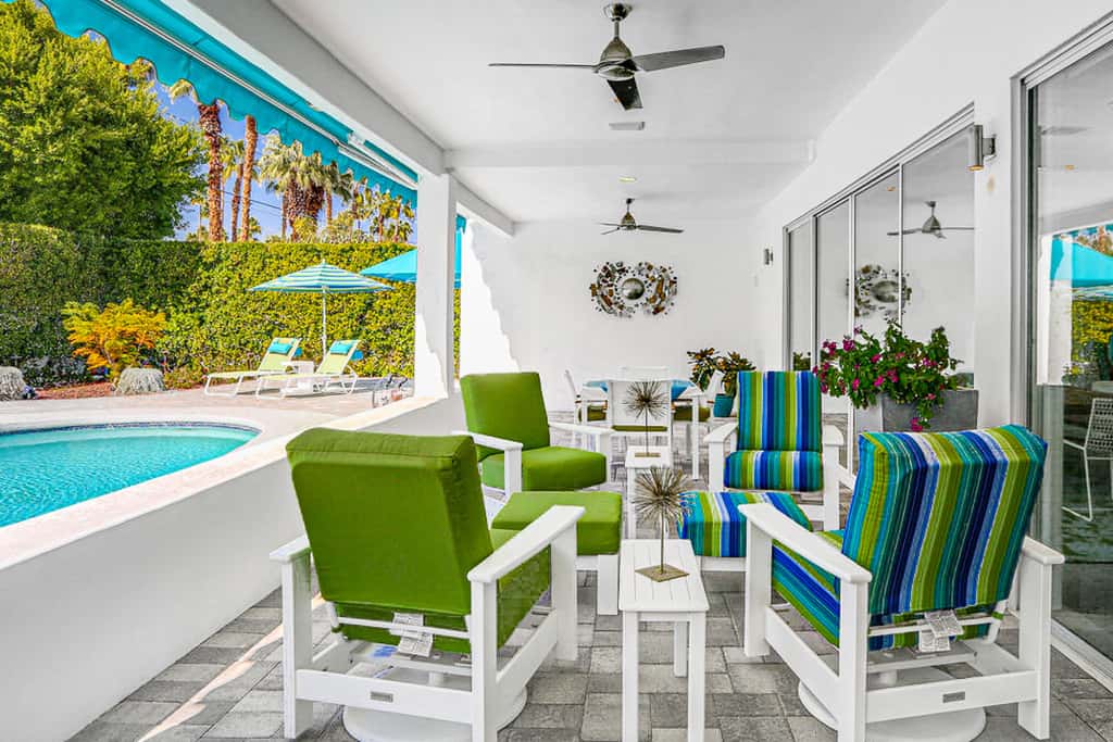Palm Springs Timeless Beauty - 4240