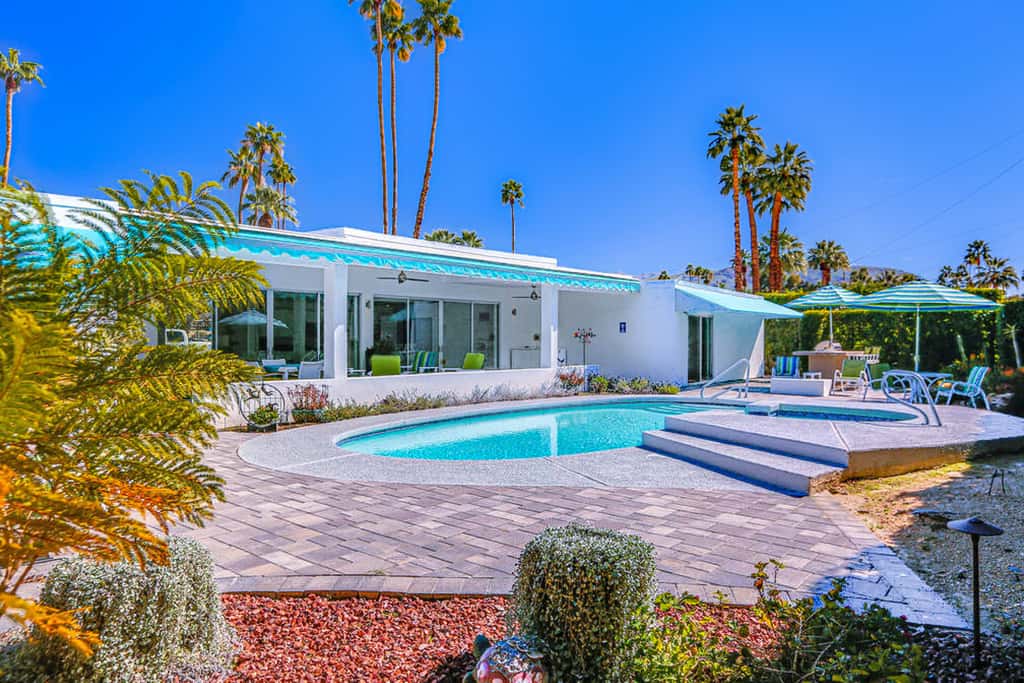 Palm Springs Timeless Beauty - 4240