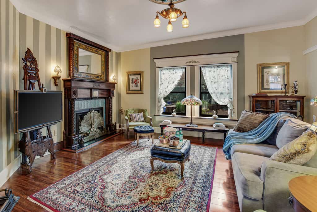 Dog-friendly charming historic home with patio, central AC, & washer/dryer